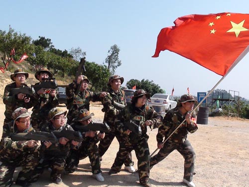 周末帶上M子一起來(lái)玩刺激的真人CS野戰(zhàn)吧！等你哦！